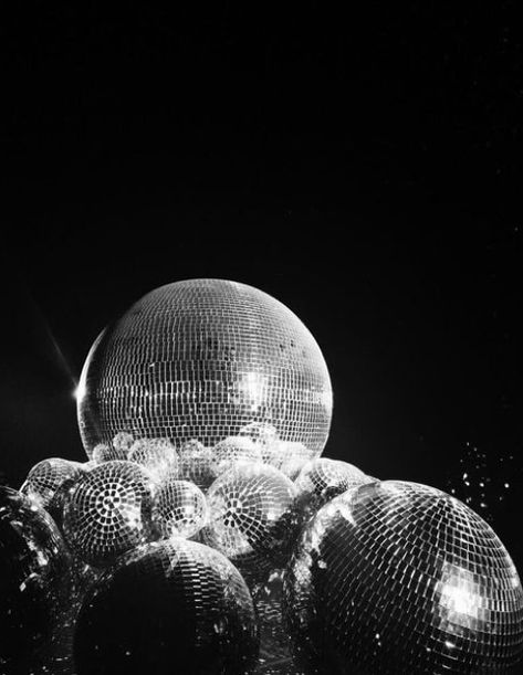 Disco Background Aesthetic, Disco Ball Wallpaper Iphone, Disco Ball Photography, Disco Ball Aesthetic Wallpaper, Disco Aesthetic Wallpaper, Disco Core, Disco Ball Background, Disco Ball Wallpaper, Disco Ball Aesthetic