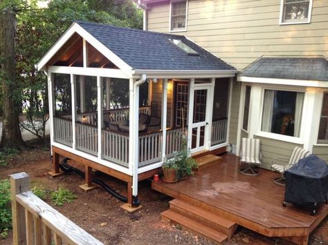 Screened porch | Fine Homebuilding | Breaktime Enclosed Decks, Porch Kits, Porch Design Ideas, Screened Porch Designs, Small Porch, Screened In Deck, Building A Porch, Sun Porch, Side Porch