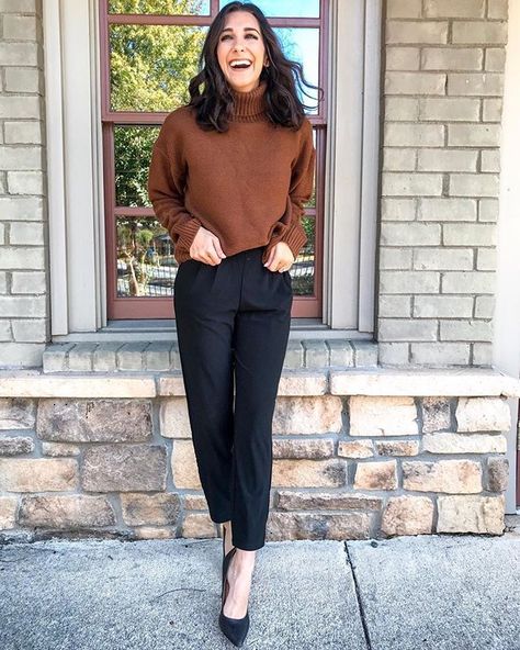 Where are my corporate boss babes at?! Want to basically wear fancy pj pants to work? These pants are SO comfortable. They are light… Trendy Work Outfit, Fashionable Work Outfit, Professional Work Outfit, Cute Work Outfits, Simple Fall Outfits, Professional Attire, Business Outfit, Winter Outfits For Work, Winter Trends