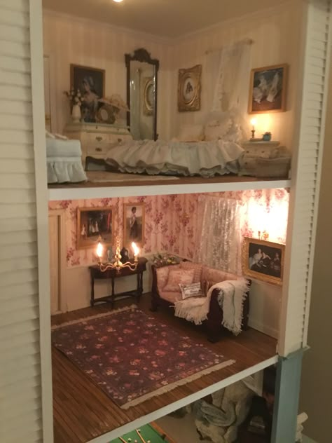 Doll Room Aesthetic, Doll House Aesthetic, Coquette Dollhouse, A Dolls House Henrik Ibsen Aesthetic, Doll House Room Aesthetic, Aesthetic Dollhouse, Aesthetic Dollhouse Interior, Doll House Interior, Coquette Tiny House