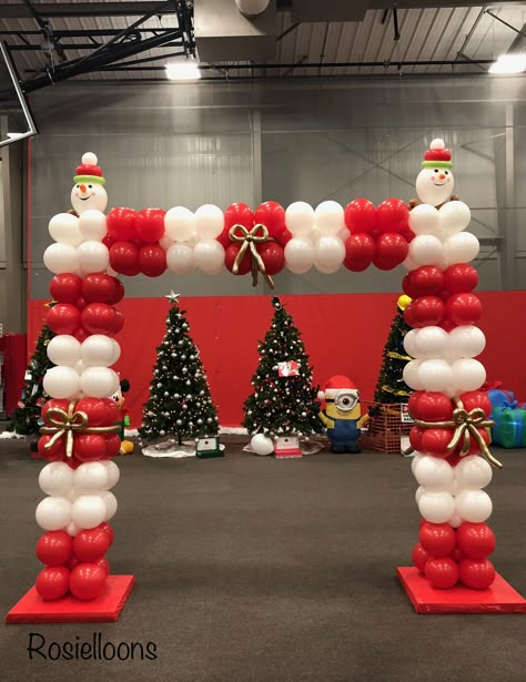 Door Balloon Arch, Christmas Balloon Decor, Christmas Arch, Balloon Christmas, Christmas Balloon Decorations, Christmas Decoration Diy, Christmas App Icons Instagram, Christmas Nails Red, Christmas Background Images