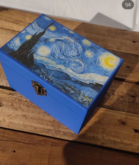 Paint On Box Ideas, Memory Box Ideas Diy Paint, Hand Painted Wooden Box, Painted Wooden Boxes, Painted Boxes, Diy Box, Box Ideas, Memory Box, Wooden Box