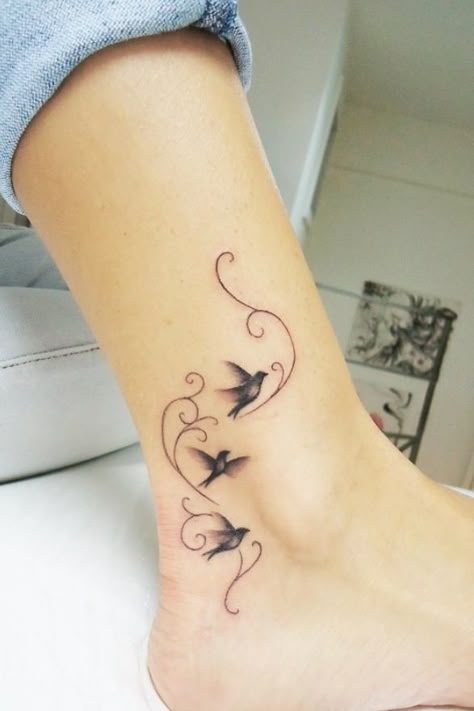 <3 Bird Ankle Tattoo, Ankle Tattoo For Girl, Vogel Tattoo, Baby Memorial, Lion Tattoos, Tato Henna, Ankle Tattoos For Women, Bird Tattoos, Anklet Tattoos