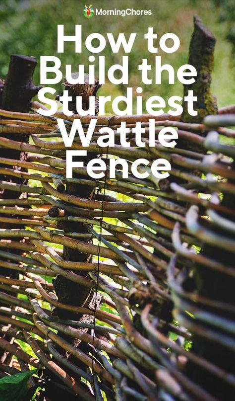 How to Build a Sturdy Wattle Fence with Tree Branches Diy Wooden Fence, Rustic Garden Fence, Wattle Fence, Willow Fence, Fence Diy, Wattle And Daub, Willow Garden, Diy Garden Fence, Rustic Fence