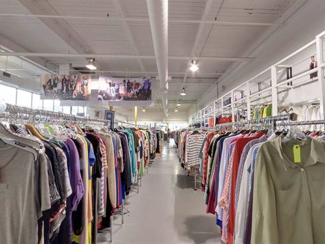 Second Hand Fashion Is Taking Over The World, From Thrift To Preloved Luxury Toronto Summer, Net Wallpaper, Reselling Clothes, Second Hand Fashion, Clothes Closet Organization, Hand Fashion, Fashion Wallpaper, Summer Trip, Taking Over The World