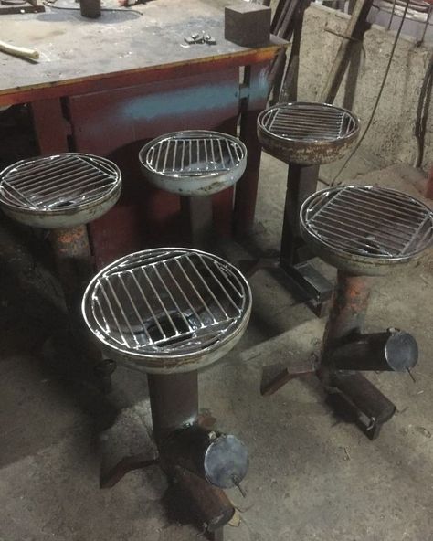 Small Welding Projects, Easy Welding Projects, Backyard Bbq Pit, Rocket Stove Design, Diy Rocket Stove, Barrel Stove, Stove Design, Rocket Mass Heater, Cool Welding Projects