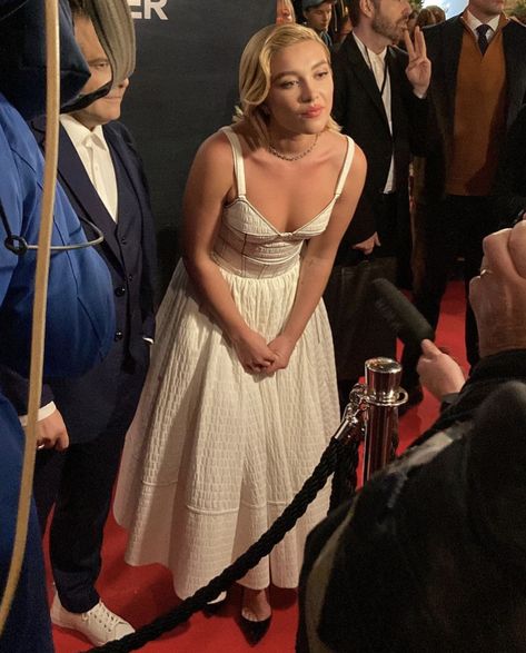 Florence Pugh Outfits, Florence Pugh Earrings, Florence Pugh Dress, Florence Pugh Valentino, Florence Pugh Golden Globes 2024, Florence Pugh White Dress Dwd, Florence Pugh Period Drama, Florence Pugh, Purple Dress