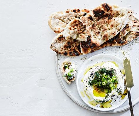 This recipe for the classic Greek yoghurt dip and pita bread is unbeatable. The tzatziki requires just a few ingredients (labne, cucumber and ancho chillis), then fire up the oven to bake your home-made pita. Greek Easter Recipes, Tzatziki Recipe, Yoghurt Dip, Recipes Gourmet, Best Fish And Chips, Tzatziki Recipes, Greek Restaurant, Greek Easter, Slow Cooked Lamb