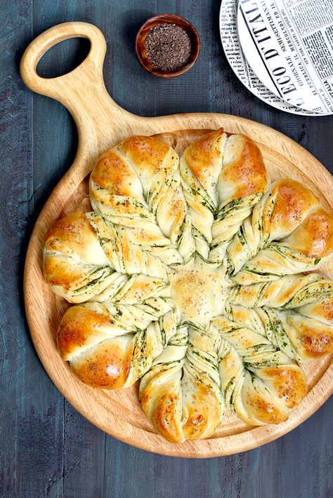 If you love carbs (and garlic sticks, in particular), carve out a few hours to tackle this star bread with cheese and herbs recipe. Garlic Sticks, Fancy Bread, Bread With Cheese, Star Bread, Christmas Bread, Savory Bread, Herb Recipes, Dough Ingredients, Two Of A Kind