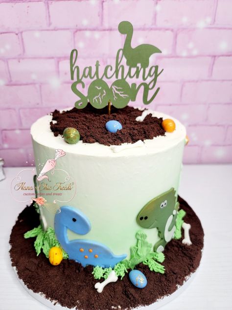 Hatching Soon Cake, Baby Boy Dinosaur Shower Ideas, Dinosaur Theme Baby Shower Ideas, Baby Shower Dinosaur Cake, Hatching Soon Baby Shower Ideas, Dinosaur Baby Shower Cake, Baby Shower Cake Ideas, Dino Cake, Baby Shower Treats