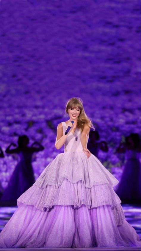 Taylor Swift Dress, Taylor Swift Tour Outfits, Taylor Swift Speak Now, Taylor Swift Cute, Estilo Taylor Swift, Swift Photo, Taylor Swift Outfits, Taylor Swift Concert, Taylor Swift Album