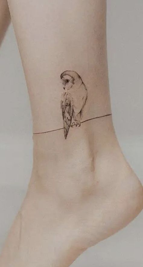 Owl Tattoo Feminine, Small Owl Tattoos For Women, Tattoos For Ankle, Small Owl Tattoos, Snow Owl Tattoo, Simple Owl Tattoo, Barn Owl Tattoo, Owl Tattoo Drawings, Cute Owl Tattoo