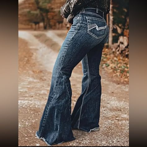 Embroidered Pocket Stretchy Raw Edge Flare Leg Denim Pants Dark Blue Mid-Waist Slim-Fit Women's Jeans Boutique Brand Apparel Boutique Sizing Chart (Size Tags Are In Letters): Standard Sizes: Xs (2), S (4), M (6), L (8/10), Xl (12), Xxl (14) !!*Please Note*!! *This Is A Pre-Order Item And Requires A Longer Than Usual Shipping Time. Please Allow 7-14 Business Days Before Shipping.* Please Consider This Time Frame Before Placing Your Order. Thank You For Your Patience And Understanding, As This Hel Wrangler Bell Bottom Jeans, Southern Fits, Cowgirl Pants, Brand Apparel, Flare Jeans Outfit, Apparel Boutique, Womens Flare Jeans, Embroidered Pocket, Dream Aesthetic