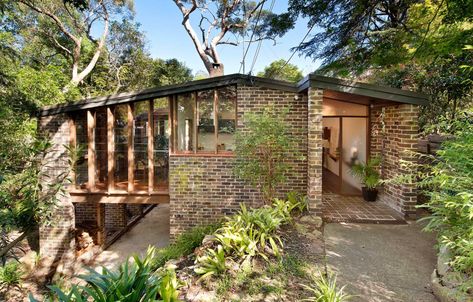 1960s Home, Modernist Architects, Top Architects, Mid Century Architecture, Design Presentation, Australian Architecture, Architecture Awards, Australian Homes, Mid Century Modern House