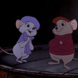 Bernard et Bianca Romantic Disney Quotes, Disney Characters Costumes, The Rescuers, Disney Cosplay, Art Disney, Old Disney, Disney Couples, Disney Quotes, Disney Films