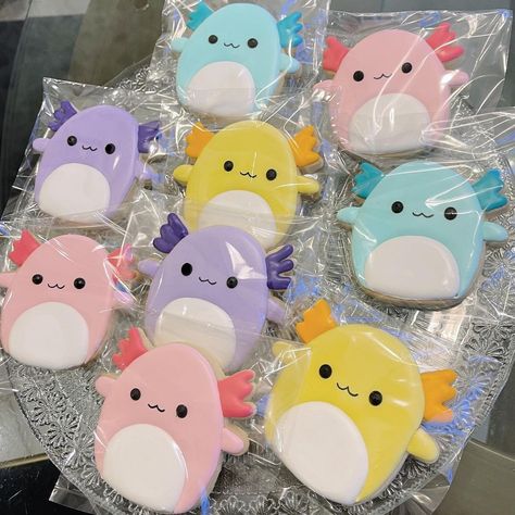 6,632 Likes, 79 Comments - @squishmallow.puffystuff on Instagram: “Axolotl cookies packaged up and ready for the party tomorrow!! 🤗 . . . . . . . . . . #squishmallows…” Squishmallow Valentine, Cute Easy Doodles, Cute Squishies, Cute Baking, Easy Food Art, Valentine Ideas, 11th Birthday, Cute Cookies, Cute Desserts