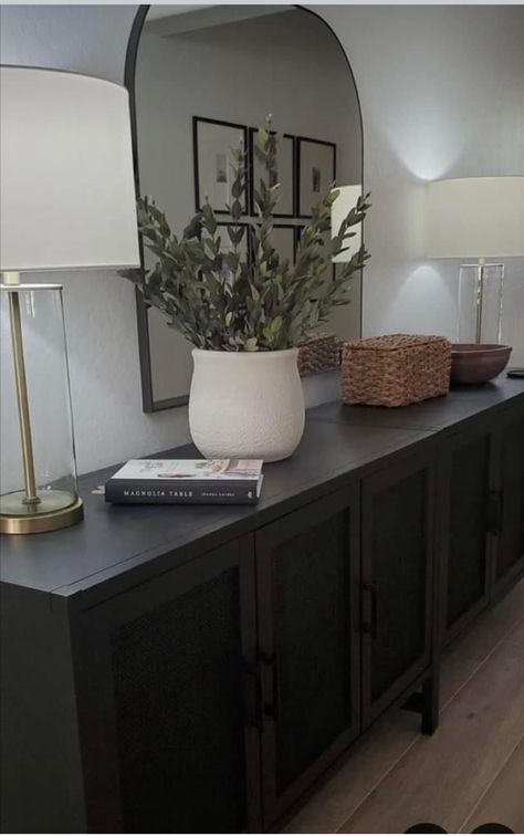 Flex Area Ideas, Modern Rustic Bookshelf Decor, Sideboard Styling Entryway, Entryway Ideas With Buffet, Black Buffet Decorating Ideas, Black Cabinet Decor Living Room, Cordenza Decor, Diy Wall Art Dining Room, Bedroom Buffet Styling