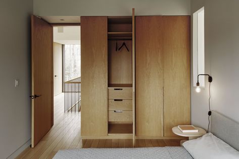 Modern Storage Ideas, Storage Closet, Build A Closet, House Bedrooms, Modern Storage, Prefab Homes, Built In Wardrobe, Storage Room, Mid Century House