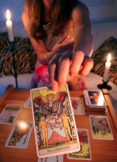 Tarot Business, Tarot Magic, Tarot Card Readers, Free Tarot, Tarot Cards Art, Tarot Learning, Tarot Art, Witch Aesthetic, Reading Tarot Cards