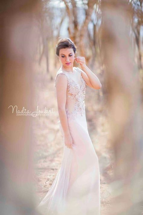 Matric Farewell Photoshoot Ideas, Farewell Photos, Farewell Ideas, Matric Farewell, Prom Picture Poses, Prom Picture, Matric Dance, Prom Pictures, Wedding Poses