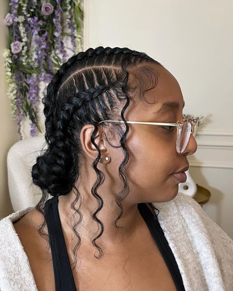 Don’t we all just love butterfly braids… | Instagram Braids With Half Up Half Down, 2 Goddess Braids Black Women, 4 Feed In Braids With Curls, Braided Back Bun Black Women, Feed In Braids Black Women, Braided Buns Hairstyle, Butterfly Stitch Braids, Butterfly Cornrows, Butterfly Feed In Braids