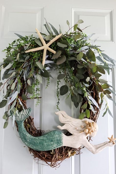 Mermaid Wreath, Dollar Store Diys, Viking Cruise, Door Decorating Ideas, Patriotic Flowers, Coastal Wreath, Summer Tips, Florida Decor, Summer Diy Projects