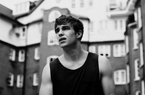 Nico Mirallegro, Skins Uk, Liam Hemsworth, Famous Men, British Actors, Attractive People, Man Crush, Men's Casual, Serie Tv