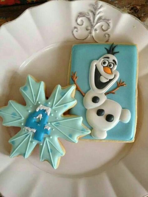 Galletas Frozen Cookies Disney, Olaf Cookies, Disney Frozen Cake, Royal Iced Cookies, Disney Cookies, Frozen Cookies, Winter Cookie, Frozen Olaf, Cutout Sugar Cookies