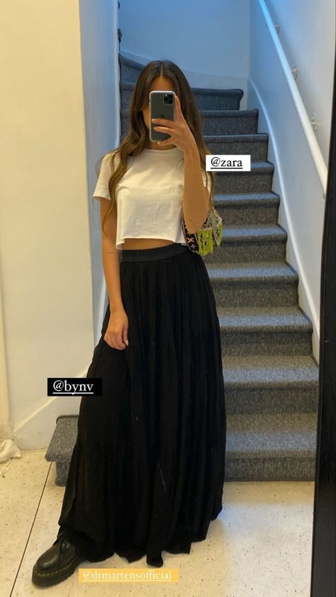 Flowy Black Skirt Outfit, Black Flowy Skirt Outfit, Flowy Skirt Outfit, Long Black Skirt Outfit, Flowy Black Skirt, Black Flowy Skirt, Black Skirt Outfits, Long Flowy Skirt, Modesty Outfits