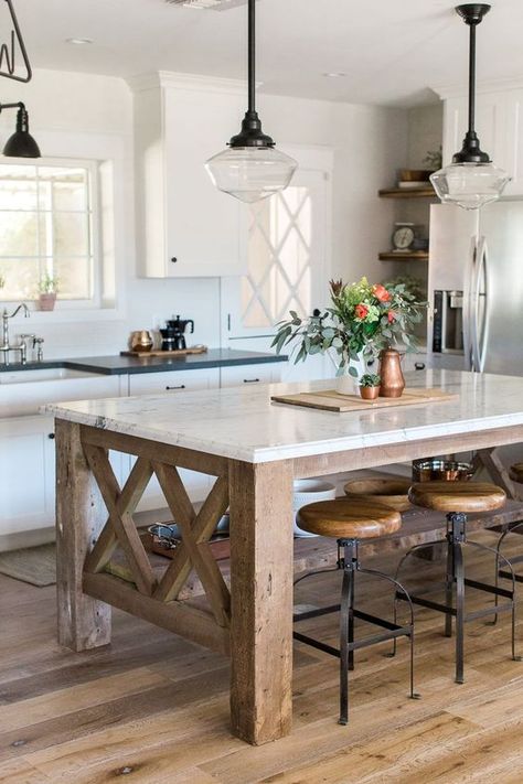 Island With Stools, Dapur Rustic, Custom Kitchen Island, Rustic Kitchen Island, Kitchen Island Table, Farmhouse Kitchen Island, Kitchen Island Decor, Modern Kitchen Island, Kitchen Island With Seating