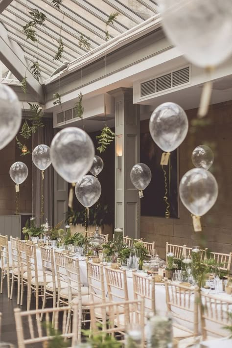 Rustic Wedding Decorations, Deco Champetre, Wedding Balloon Decorations, Tafel Decor, Clear Balloons, Romantic Wedding Decor, Wedding Scene, Party Table Decorations, Wedding Balloons