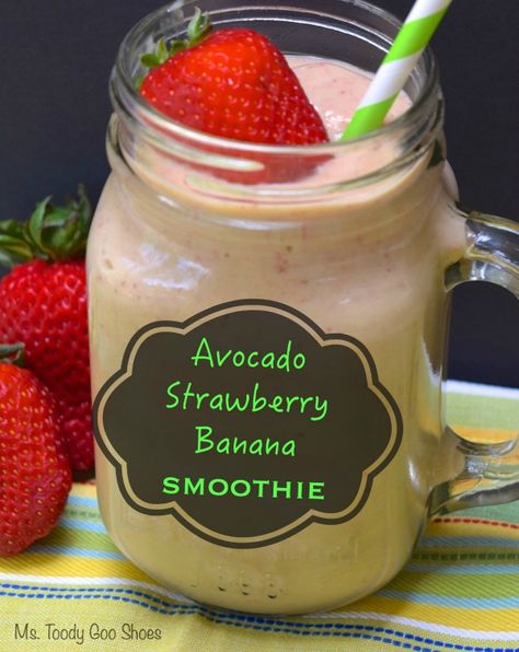 Avacodo Smoothie, Banana Smoothie Recipe Healthy, Jamie Miller, Avocado Banana Smoothie, Avocado Smoothie Recipe, Super Healthy Smoothies, Smoothie Recipes Strawberry, Fruit Smoothie Recipes Healthy, Smoothies With Almond Milk