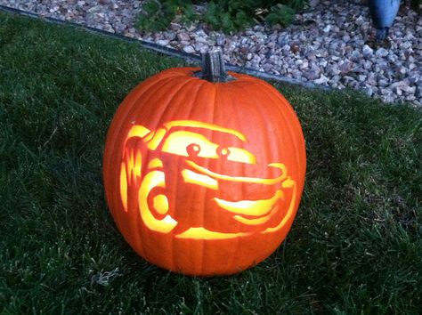 Designs For Carving Pumpkins, Lighting Mcqueen Pumpkin Carving, Lightening Mcqueen Pumpkin Carving, Pumpkin Carving Designs Disney, Mulan Pumpkin Carving, Cars Pumpkin Carving Ideas, Car Pumpkin Carving Ideas, Sports Pumpkin Carving Ideas, Ratatouille Pumpkin Carving