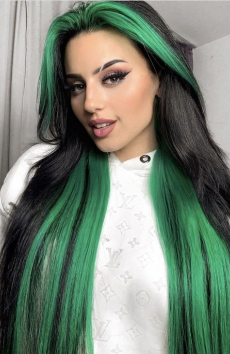 Hair Color Underneath, Pretty Hair Color, Peinados Fáciles Para Cabello Corto, Dye My Hair, Hair Dye Colors, Hair Inspiration Color, Hair Inspo Color, Hair Color For Black Hair, Hair Journey