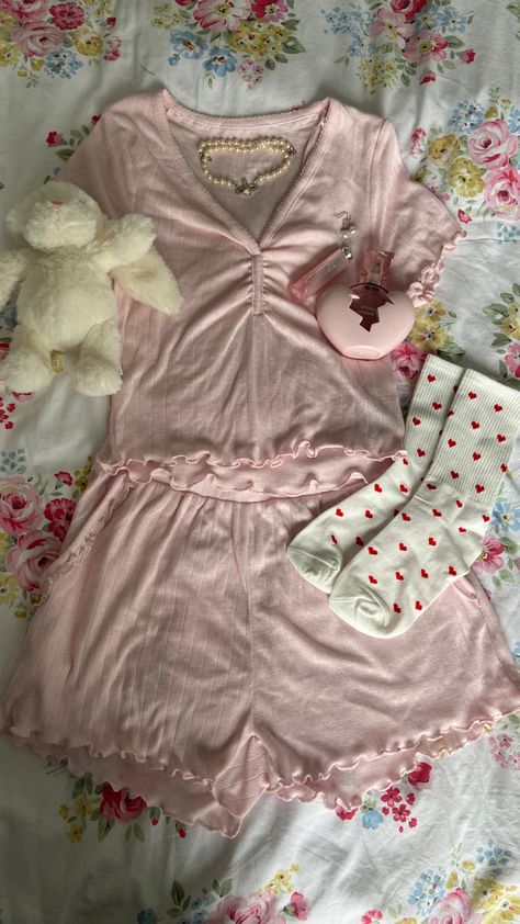 Soft Pyjama Aesthetic, Pink Coquette Pajamas, Pajamas Aesthetic Coquette, Comfy Pyjamas Aesthetic, Coquette Sleepwear Aesthetic, Aesthetic Pink Pajamas, Expensive Pajamas Aesthetic, Hyper Girly Outfits, Girly Pajama Aesthetic