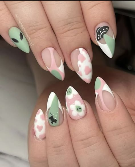 Green Color Block Nails, Grunge Spring Nails, Alternative Spring Nails, Luna Moth Nail Art, Earth Day Nails Design, Cute Alien Nails, Mothman Nails, Earth Day Nails, Funky Spring Nails