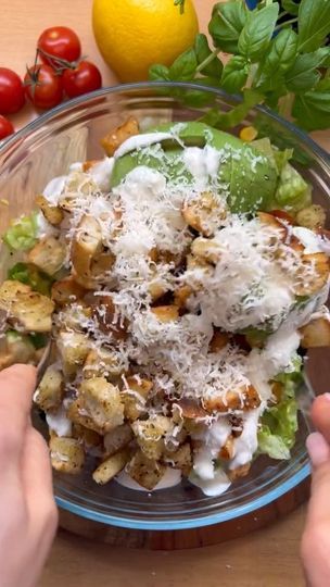 38K views · 481 reactions | BEST High protein CEASAR SALAD Credit: www.tiktok.com/@tagesrezept #easyrecipe #tagesrezept #salad #dinnerideas #highprotein #chicken #food #foodie #fyp #foryou #einfacherezepte #healthylifestyle | Yummy Diet Recipes | Yummy Diet Recipes · Original audio Summer Chicken Recipes, Summer Chicken, Recipes Yummy, Healthier Food, Chicken Food, High Protein Diet, Caesar Salad, Chicken Salad, High Protein