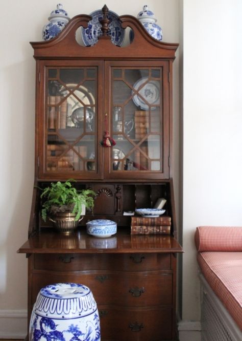 Antique Secretary Desks, Blue And White Home, Desk Inspiration, Blue White Decor, Secretary Desk, Southern Hospitality, Southern Home, Modern Farmhouse Kitchens, White Home