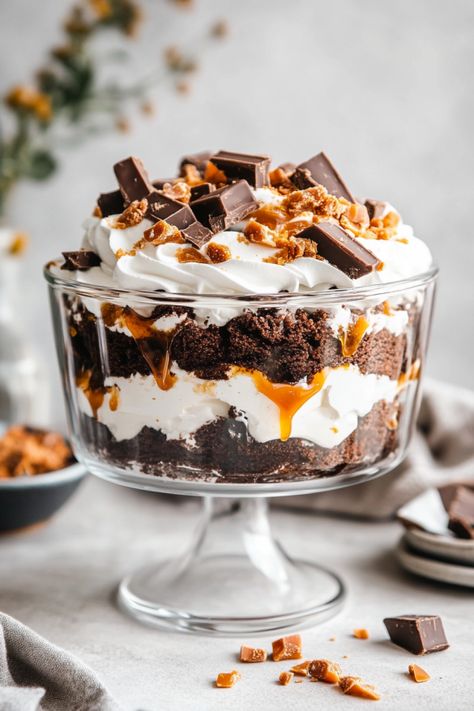 aspic7_mage_of_a_layered_dessert_in_a_clear_trifle_bowl_showc_4a609539-4d56-4b4a-b435-6b6bbf06cbf8_3 (1) 3 Layer Dessert, Xmas Desserts Recipes, Trifle Bowl Desserts, Chocolate Layer Dessert, Heaven In A Bowl, Recipe For Caramel, Trifle Bowl Recipes, Layer Dessert, Trifle Dessert Recipes