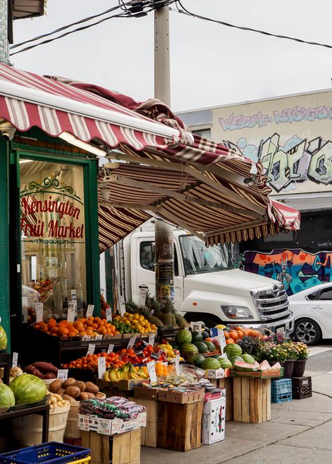 Baking For Friends, Jamaican Beef Patties, Coconut Roll, Jamaican Patty, Farmers Market Display, Garage Storage Inspiration, Kensington Market, Fruit Market, Fruit Shop