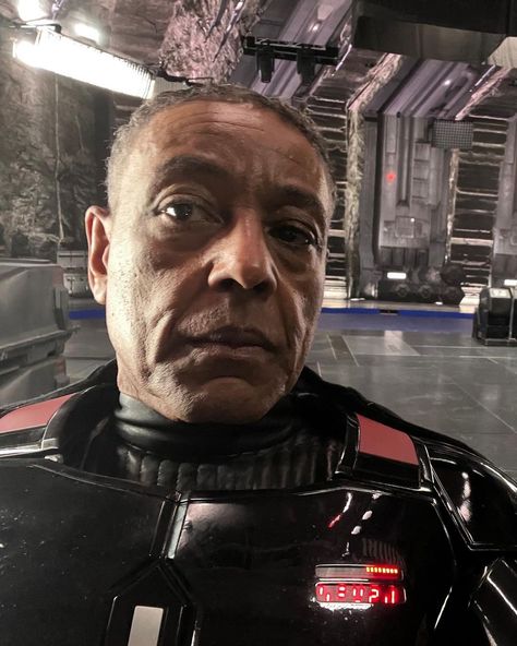 Moff Gideon, Giancarlo Esposito, Star Wars Characters Pictures, Star Wars Characters, Breaking Bad, Star Wars, Old Things, Stars, Quick Saves