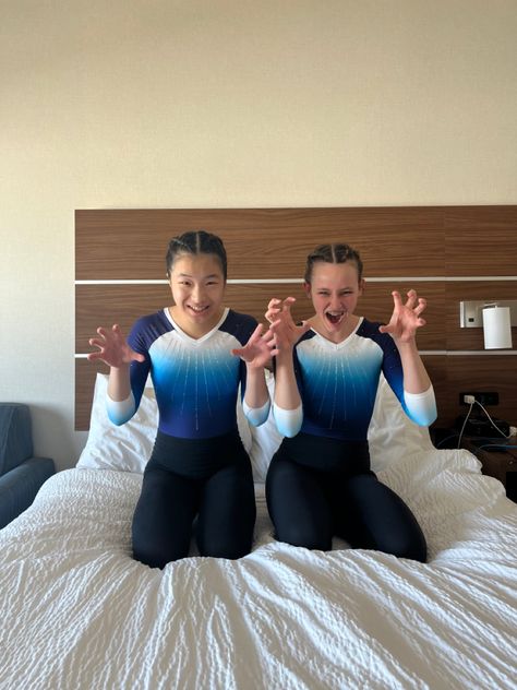 #gymnastics #gymnast #aesthetic #besties #poseideas Gymnastics Friends Aesthetic, Gymnastics Fits, Preppy Gymnastics, Gymnastic Aesthetic, Gymnast Aesthetic, Injury Aesthetic, Sports Announcer, Russian Gymnastics, Gymnastics Aesthetic