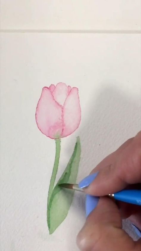 Watercolor Flowers Tulips, Water Coloring Ideas Flower, Tulip Watercolour Painting, Tulips Drawing Tutorial, Tulip Flower Drawing Watercolor Painting, How To Paint Tulips In Watercolor, Things To Do With Watercolor Paint, Watercolor Art Tulips, Watercolor Tulip Tutorial