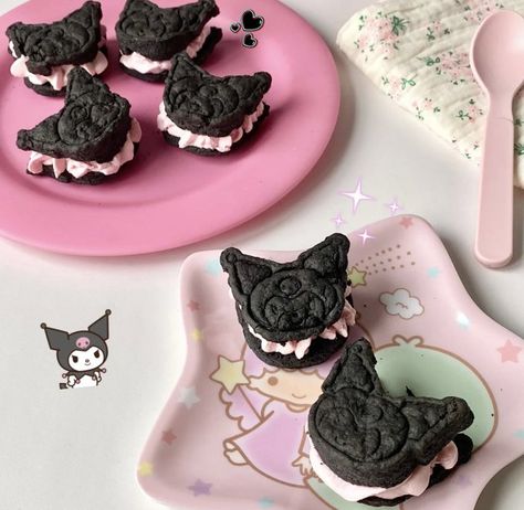 Kuromi Cookies, Snacks Japonais, Sanrio Birthday, Cute Breakfast Ideas, Hello Kitty Birthday Party, Kawaii Cooking, Cute Snacks, Hello Kitty Cake, Hello Kitty Birthday