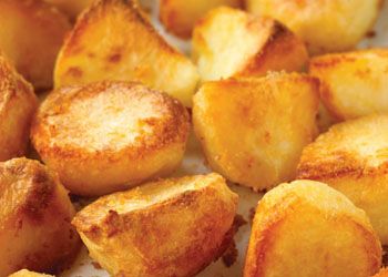 Crispy Roast Potatoes Crispy Roast Potatoes, Roast Potatoes, Potato Dishes, Roasted Potatoes, Other Recipes, Potato Recipes, Side Dish Recipes, The Oven, Good Eats