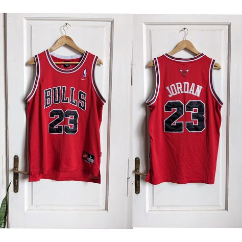 23 Michael Jordan, Vintage Chicago Bulls, Jordan Bulls, Jordan 23, Chicago Bulls, Michael Jordan, Nike Jordan, Favorite Outfit, Air Jordans