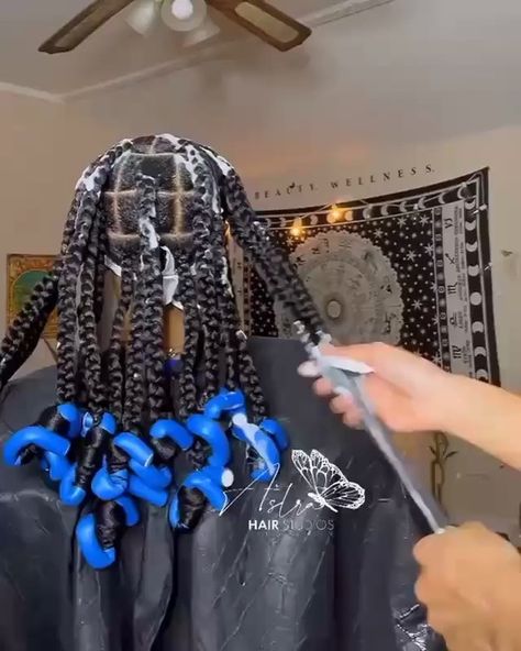 BRAIDS ARENA on Instagram: “Tops curling with flexi rods 😍 Follow @braidsarena for more Source: @astrahairstudios .#braids #braidstyles #passiontwists #hair…” Flexi Rods On Braids, Curling Braids With Flexi Rods, How To Curl Braids At The End, Pick And Drop Braids, Rod Curls, Flexi Rod Curls, Hair Rods, Curled Ends, Curling Rods