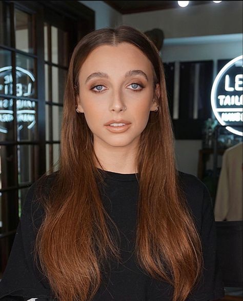 Mma Hairstyles, Natural Hair Colour, Bronze Makeup Look, Dreamy Hair, Color Block Hair, Emma Style, Saoirse Ronan, Emma Chamberlain, Dye My Hair