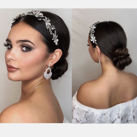 Bridal Hairstylist, Style Inspiration Classic, Wedding Hair Up, Bridal Hairdo, Wedding Hair Headband, Sleek Bun, Soft Glam Makeup, Smink Inspiration, Soft Glam