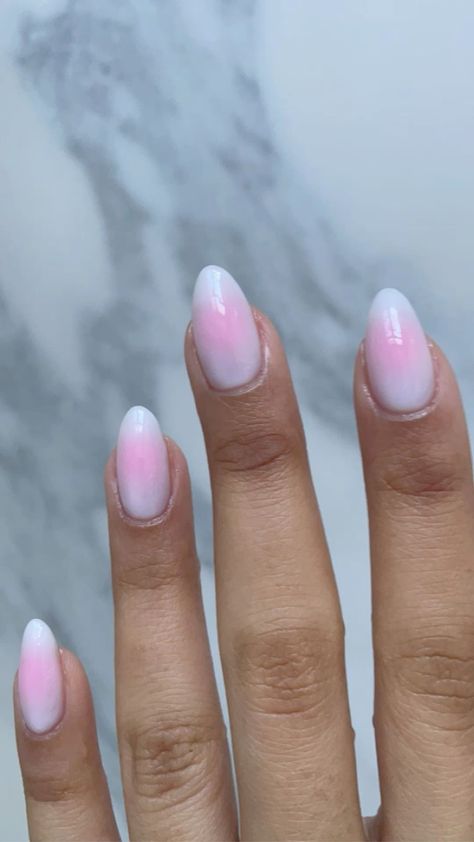 There's a new beauty trend taking over Instagram and it's absolutely stunning. Say hello to "quartz nails". Birthday Nails Preppy, Light Pink Acrylic Nails Almond Short, May 2024 Nail Trends, Clean Girl Nails Almond Short, Short Almond Acrylic Nails Natural Pink, Summer Nail Almond, Short Nail Inspo Summer 2024, Light Pink Aura Nails, Short Almond Aura Nails